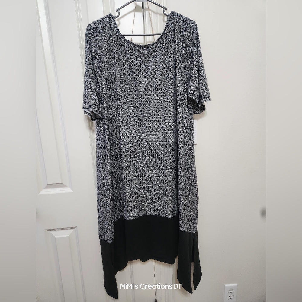 Cuddl Bug Flexwear Dress Black and White Geo print with solid black NWOT